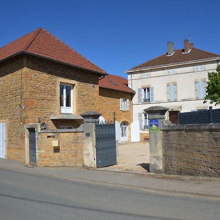 Chambre D'Hotes Le Jardin Des Pierres Dorees Marcy Exterior foto