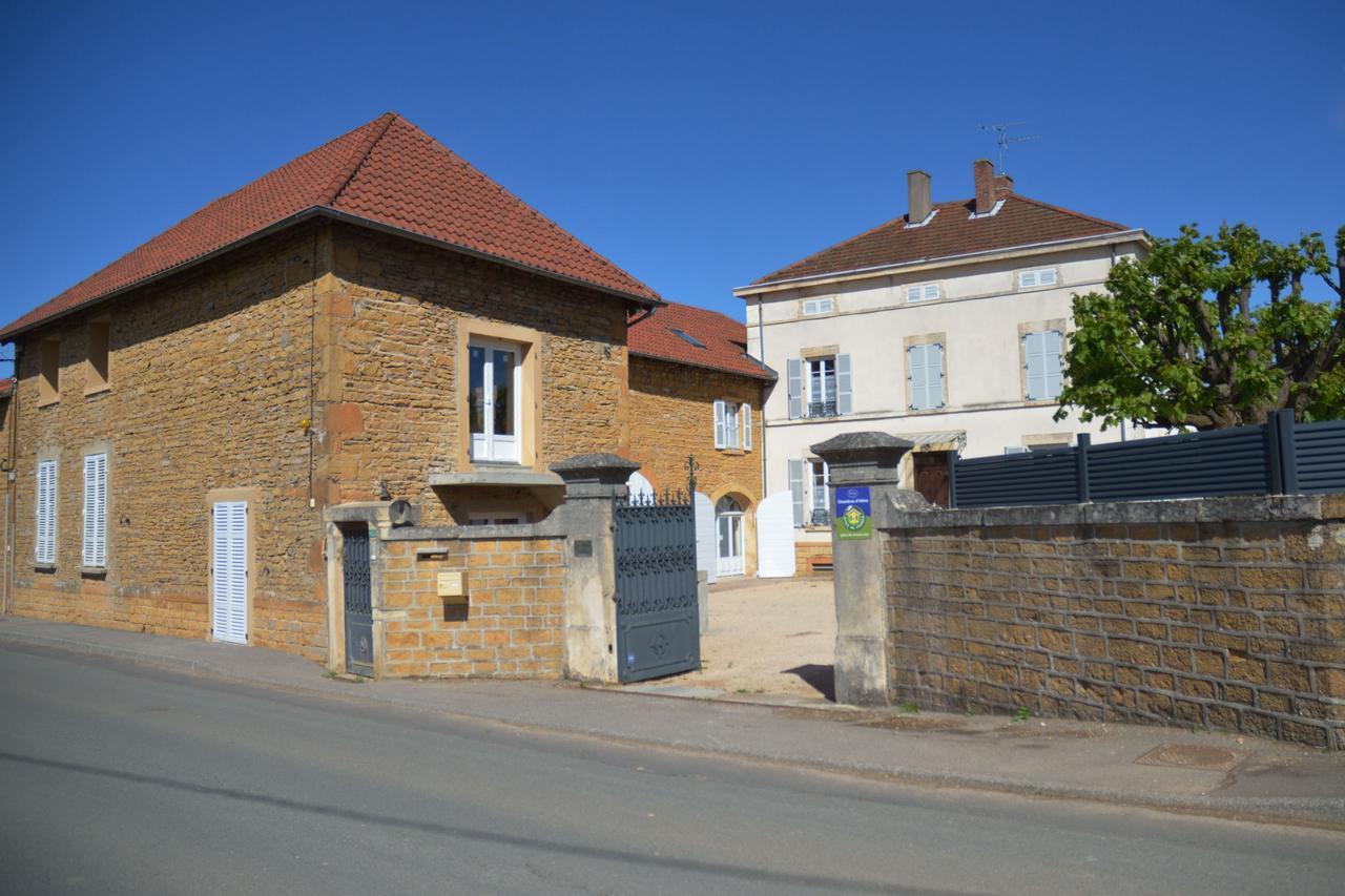 Chambre D'Hotes Le Jardin Des Pierres Dorees Marcy Exterior foto